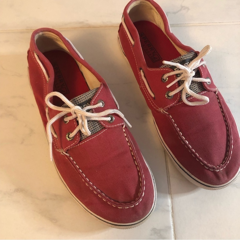 Sperry top-sider halyard red slip on boat shoes / loafers / sneakers. Lace up.